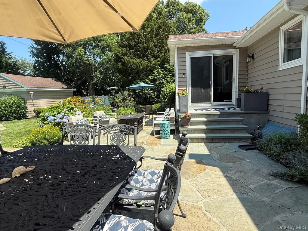 14 Townsend Place Syosset NY 11791