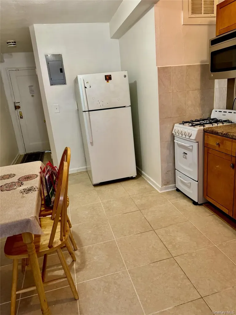 144-46 38ave Flushing NY 11355