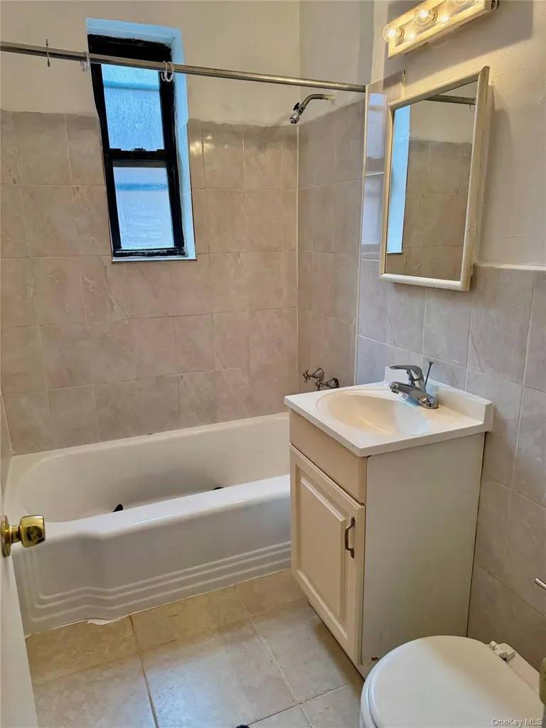 144-46 38ave Flushing NY 11355