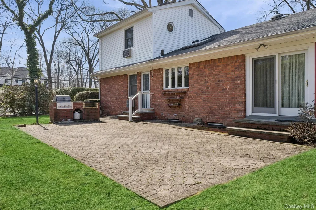 65 Drohan Street Huntington NY 11743