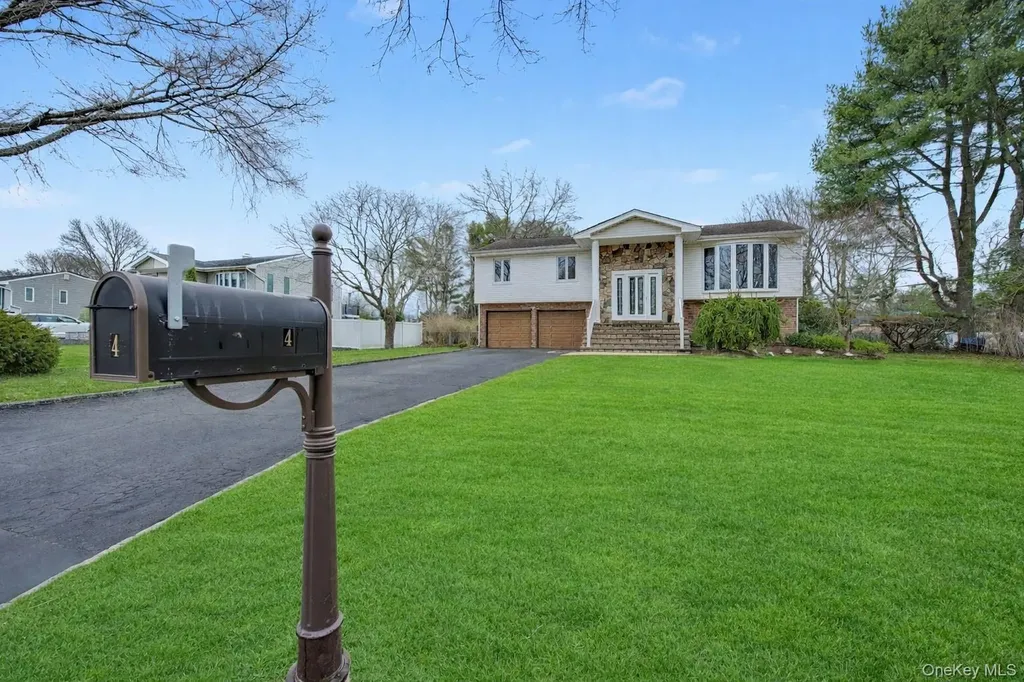 4 Bethal Lane Commack NY 11725