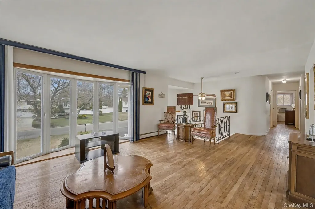 4 Bethal Lane Commack NY 11725