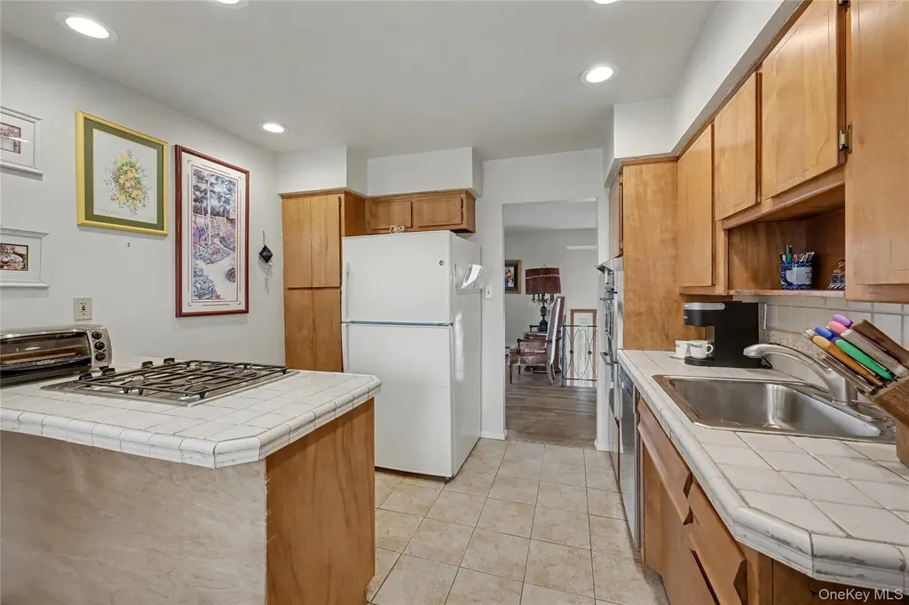 4 Bethal Lane Commack NY 11725