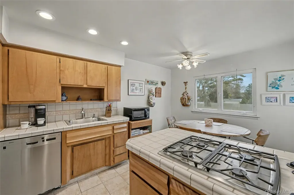 4 Bethal Lane Commack NY 11725