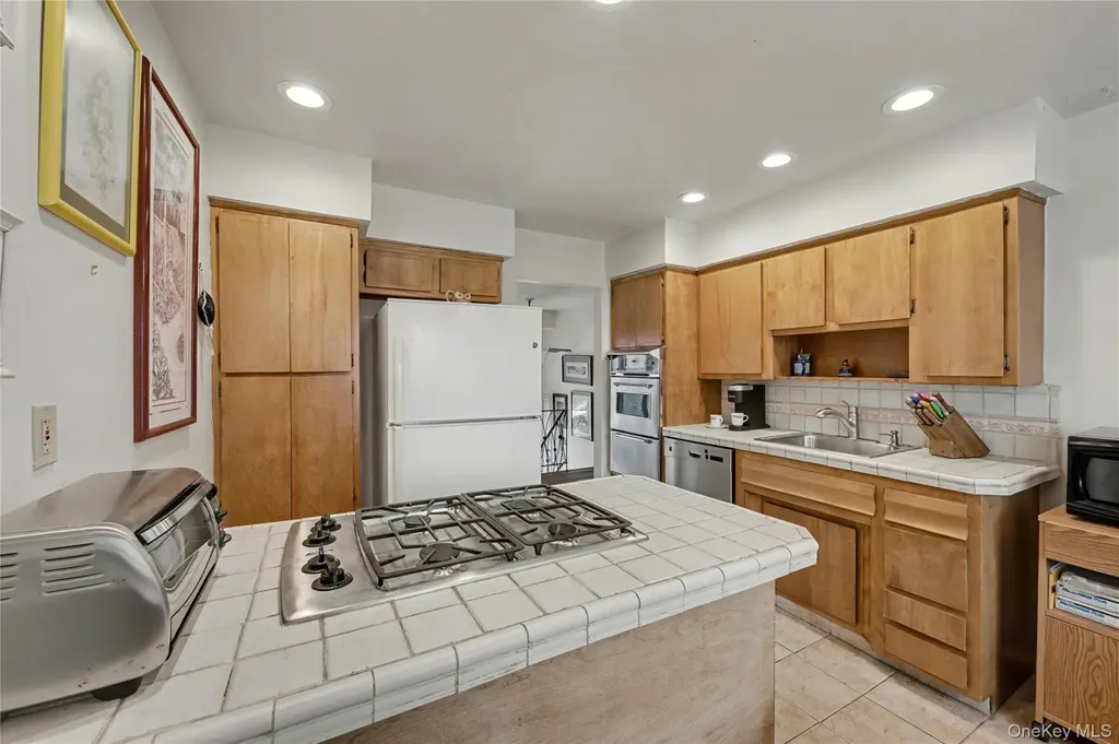 4 Bethal Lane Commack NY 11725