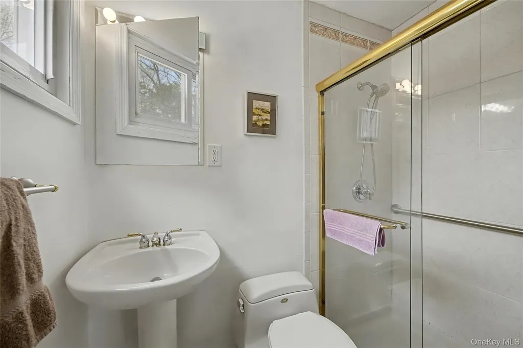 4 Bethal Lane Commack NY 11725