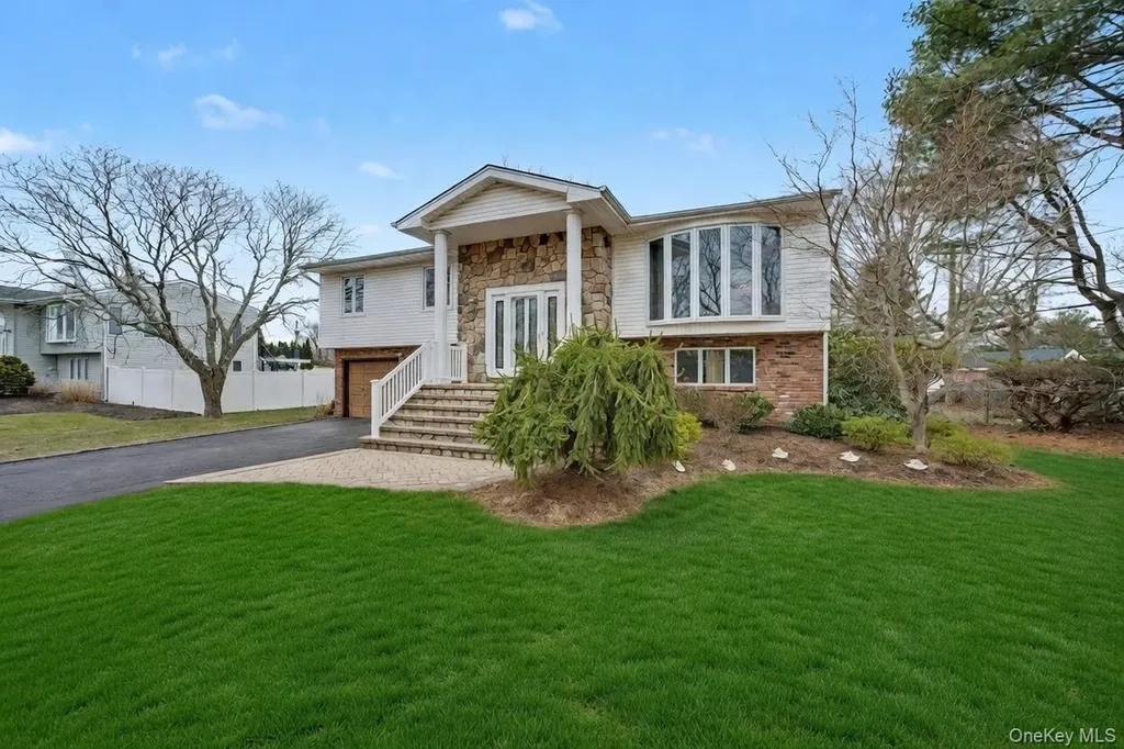 4 Bethal Lane Commack NY 11725