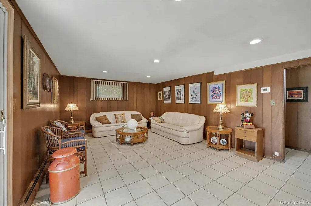 4 Bethal Lane Commack NY 11725