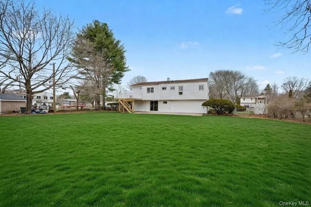 4 Bethal Lane Commack NY 11725