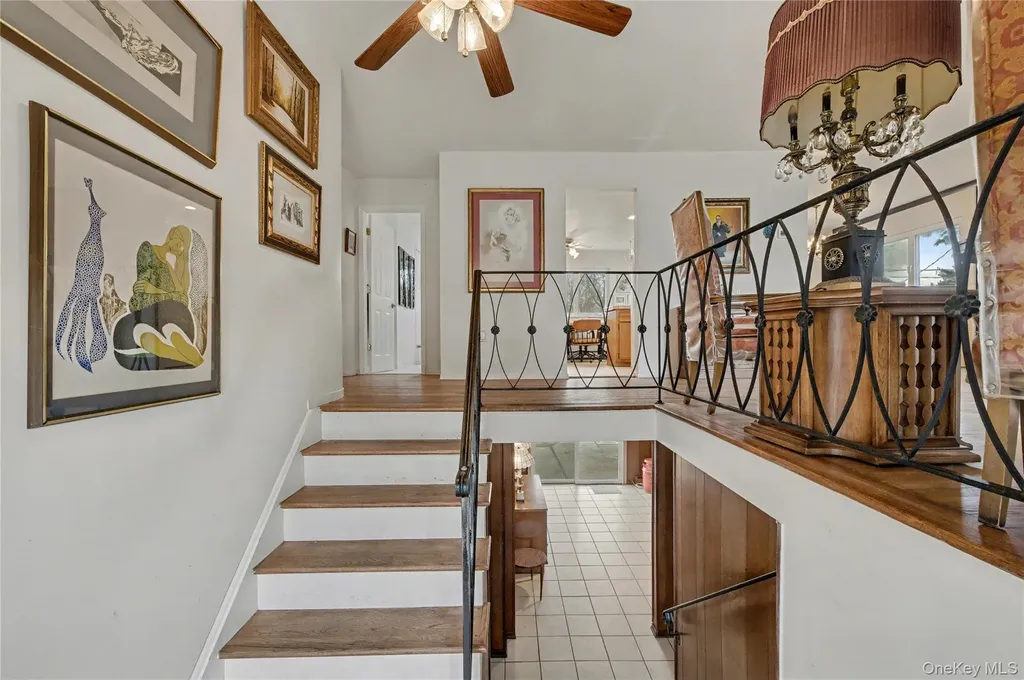 4 Bethal Lane Commack NY 11725