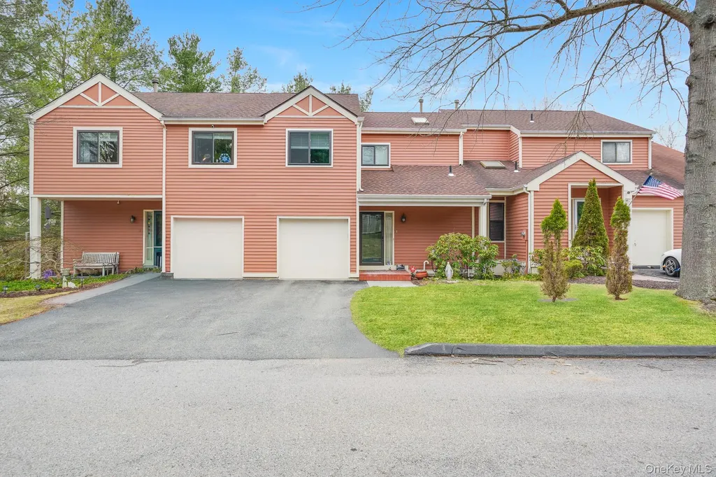 4 Meadow Way Hopewell Junction NY 12533