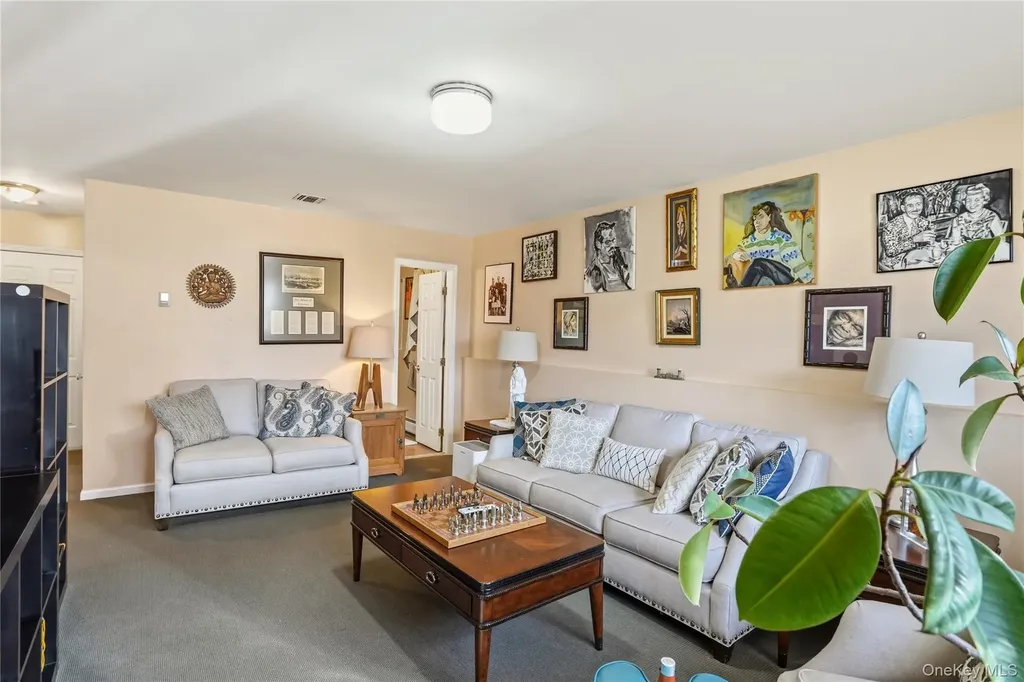 6A Carrie Lane Nanuet NY 10954