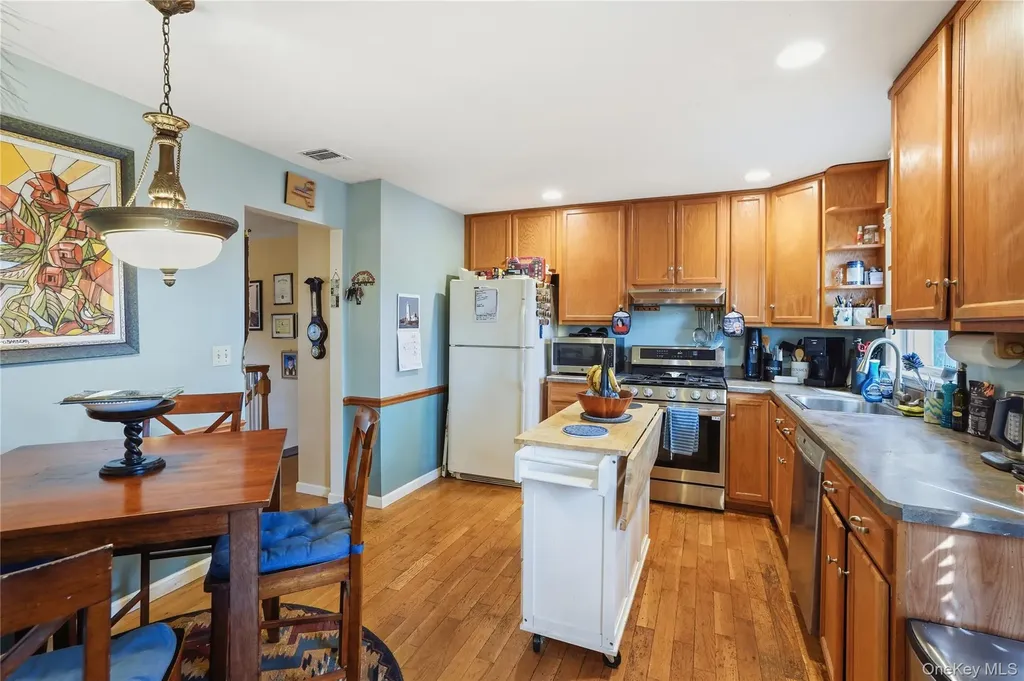 6A Carrie Lane Nanuet NY 10954
