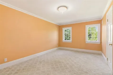 2 Shore Drive Manhasset NY 11030