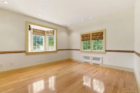 2 Shore Drive Manhasset NY 11030