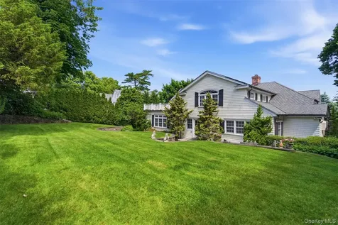 2 Shore Drive Manhasset NY 11030