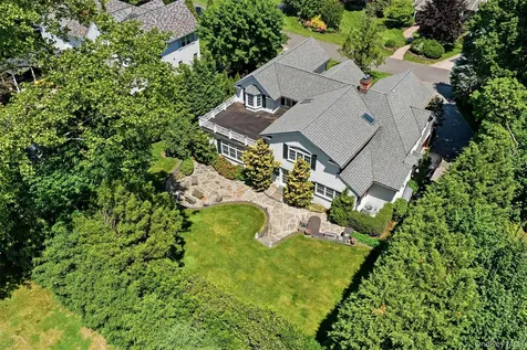 2 Shore Drive Manhasset NY 11030