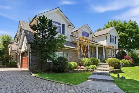 2 Shore Drive Manhasset NY 11030