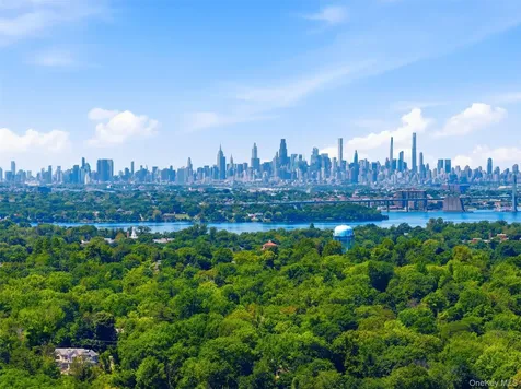 2 Shore Drive Manhasset NY 11030