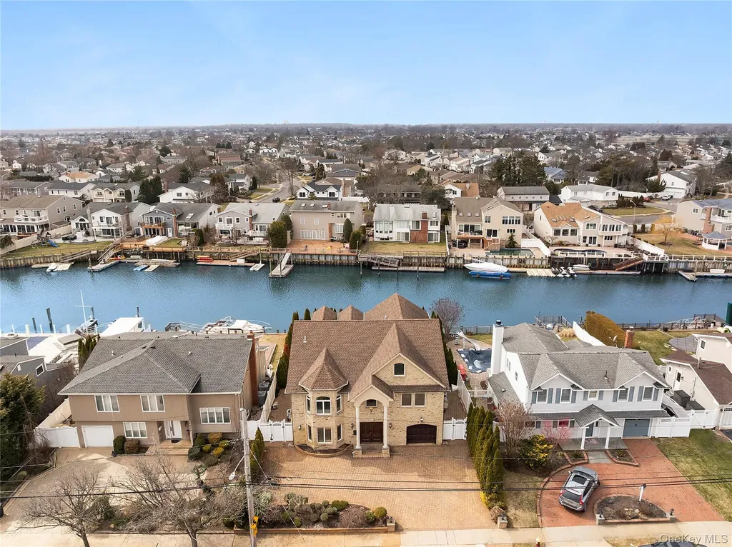 2904 Riverside Drive Wantagh NY 11793
