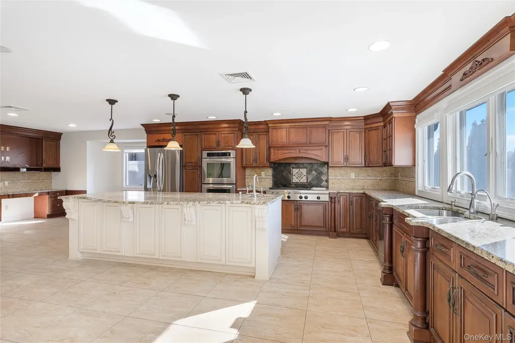 2904 Riverside Drive Wantagh NY 11793