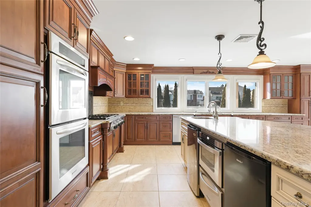 2904 Riverside Drive Wantagh NY 11793