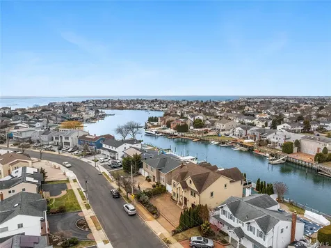 2904 Riverside Drive Wantagh NY 11793