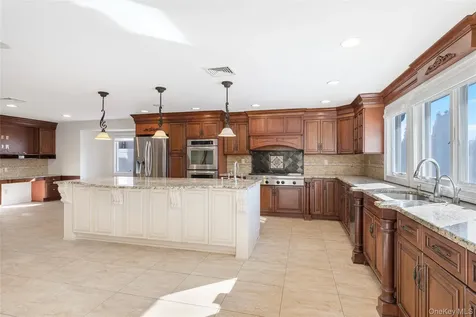 2904 Riverside Drive Wantagh NY 11793