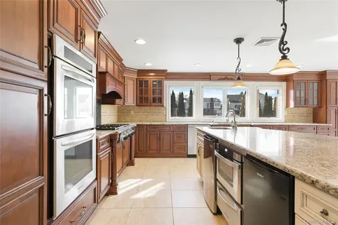 2904 Riverside Drive Wantagh NY 11793