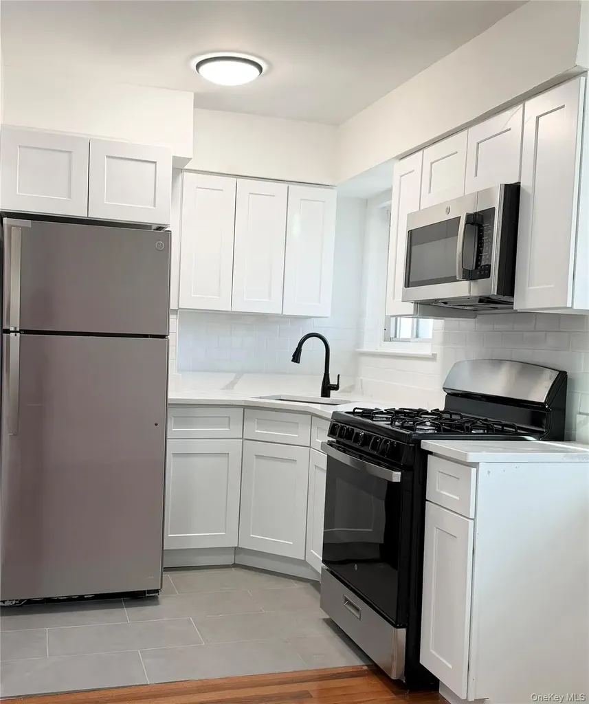 2024 Strang Avenue Bronx NY 10466