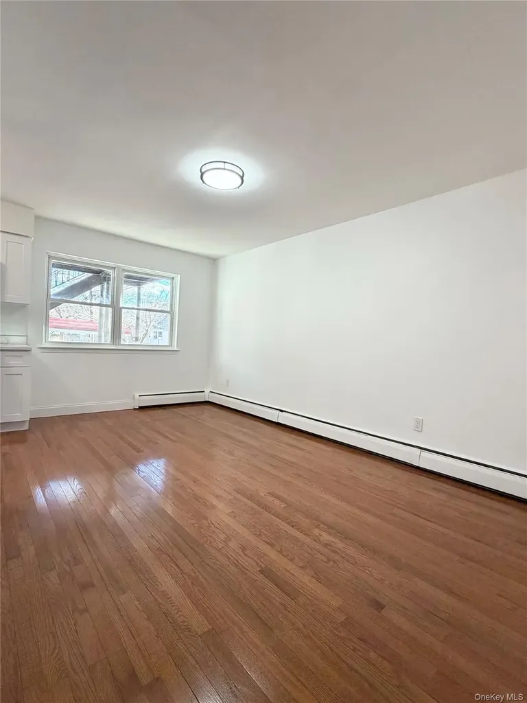 2024 Strang Avenue Bronx NY 10466