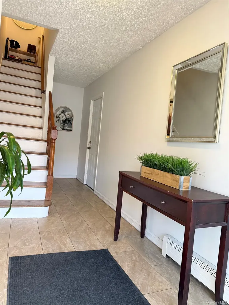 2024 Strang Avenue Bronx NY 10466