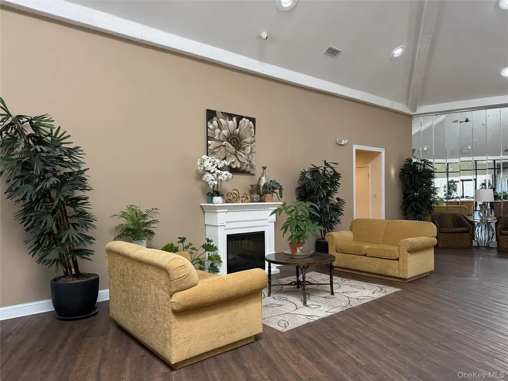 199 Skyline Drive Coram NY 11727