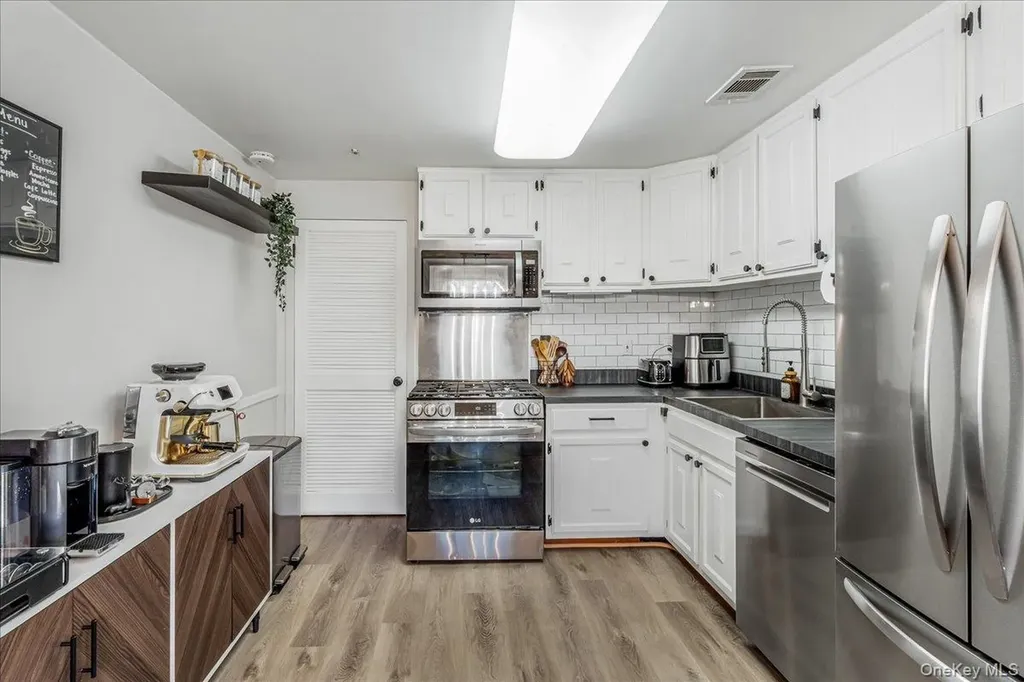 199 Skyline Drive Coram NY 11727