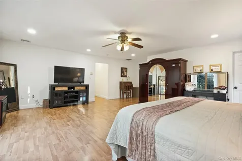 1356 Artis Road Shrub Oak NY 10588