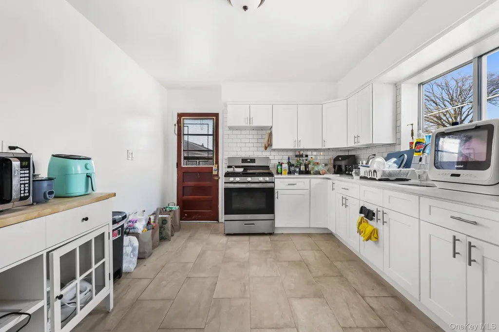 124 Scott Avenue Yonkers NY 10704