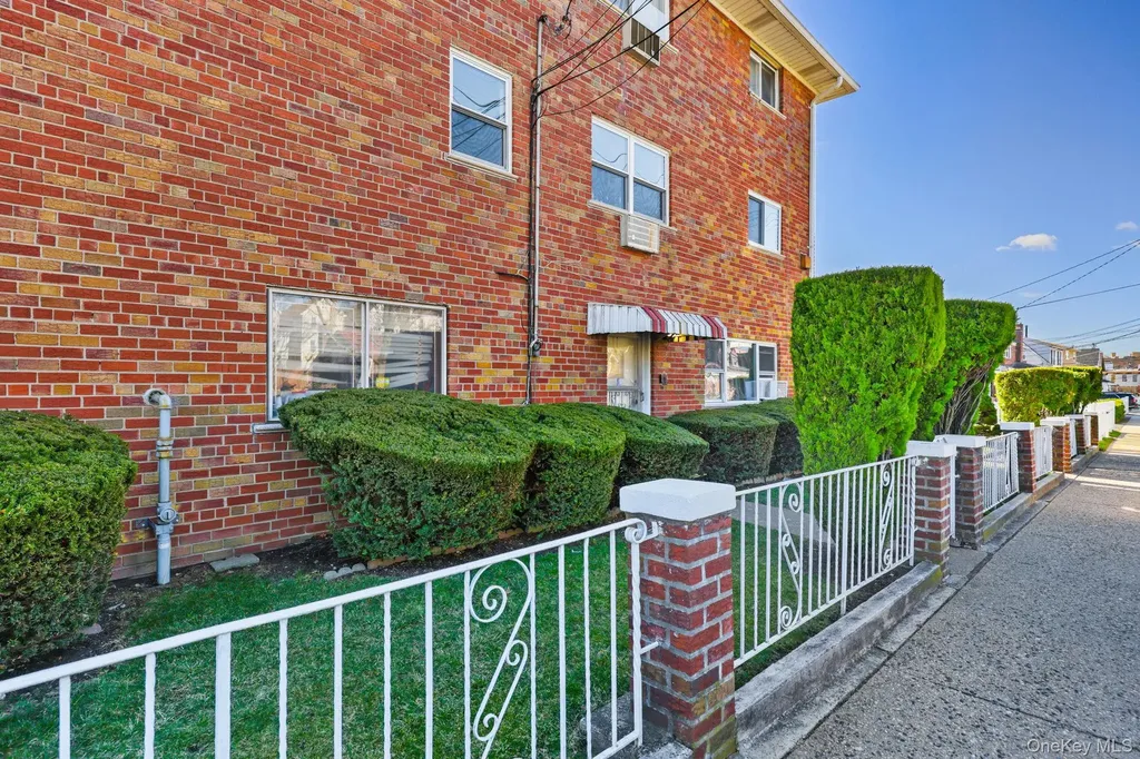 124 Scott Avenue Yonkers NY 10704