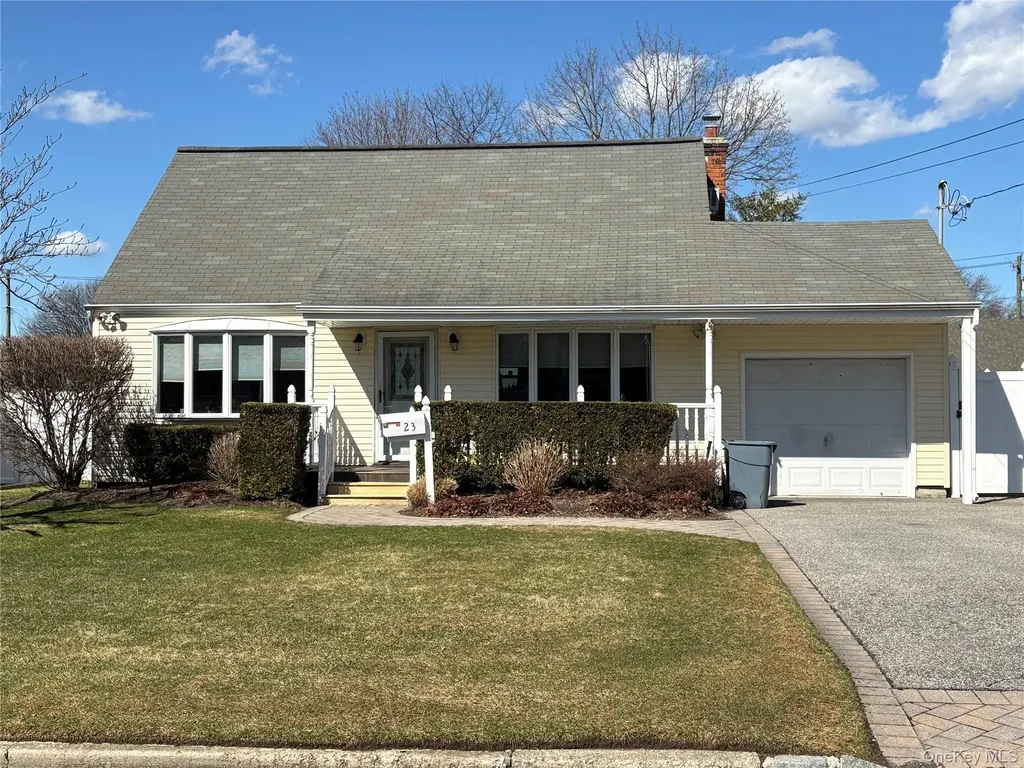 23 Kime Avenue North Babylon NY 11703