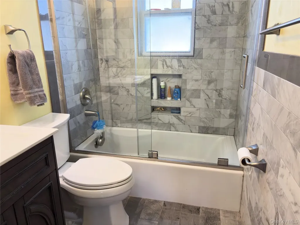 23 Kime Avenue North Babylon NY 11703