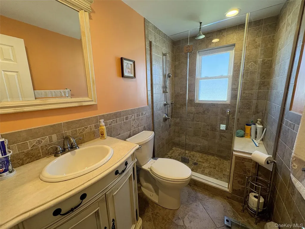 23 Kime Avenue North Babylon NY 11703