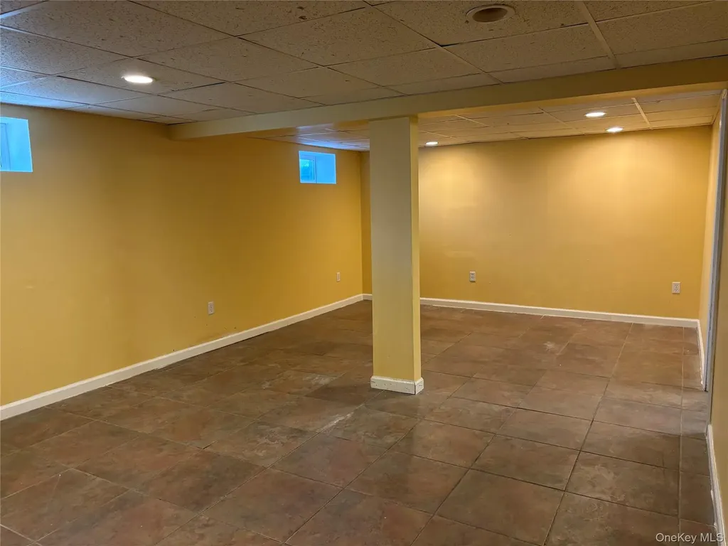 23 Kime Avenue North Babylon NY 11703