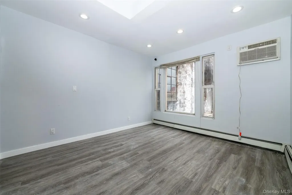 299 E Third Street Mount Vernon NY 10553