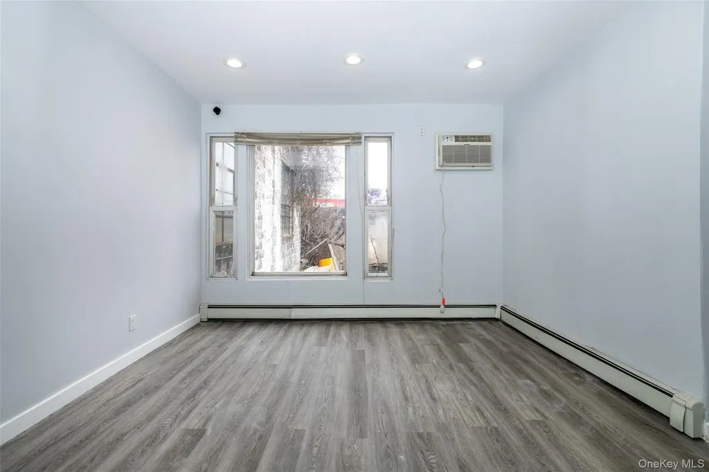 299 E Third Street Mount Vernon NY 10553