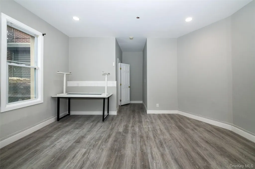 299 E Third Street Mount Vernon NY 10553