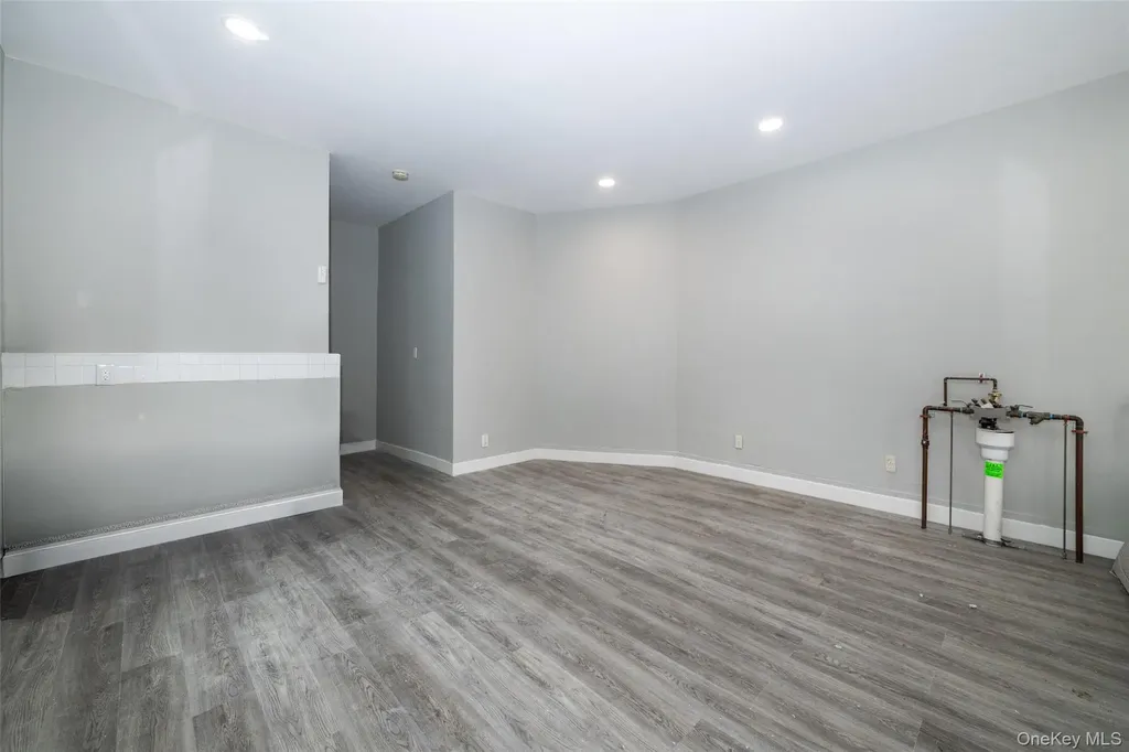 299 E Third Street Mount Vernon NY 10553