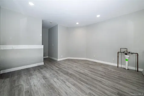 299 E Third Street Mount Vernon NY 10553