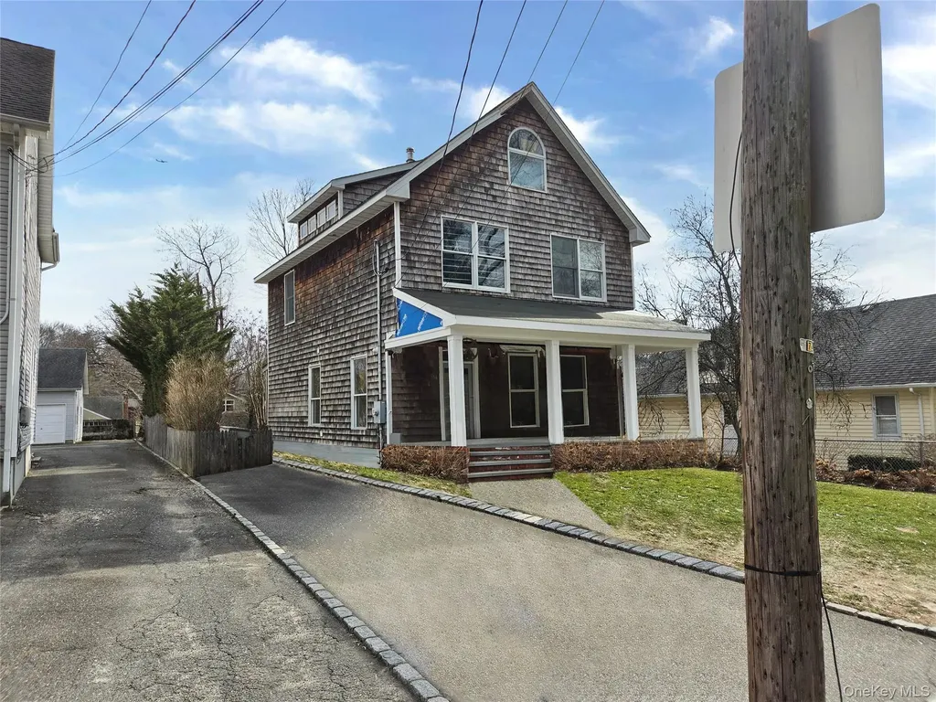 54 Cocks Lane Locust Valley NY 11560