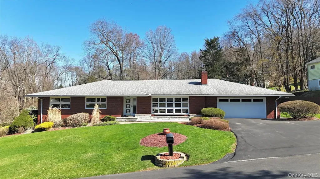 4 Oak Street Chester NY 10918
