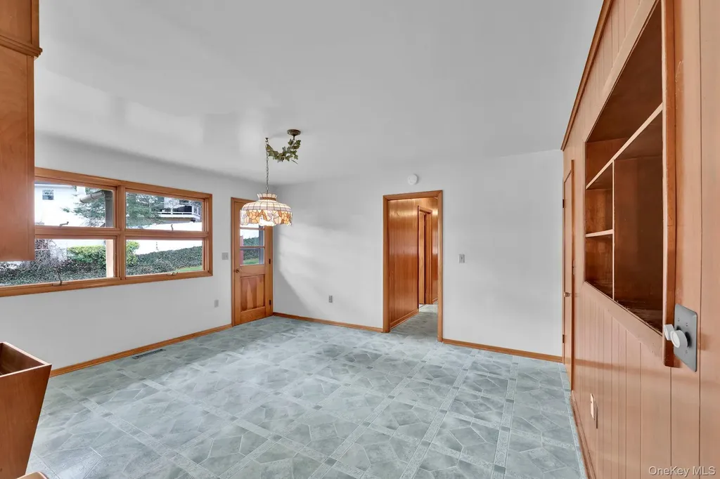 4 Oak Street Chester NY 10918