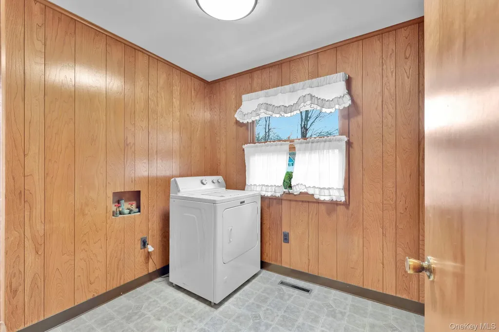 4 Oak Street Chester NY 10918